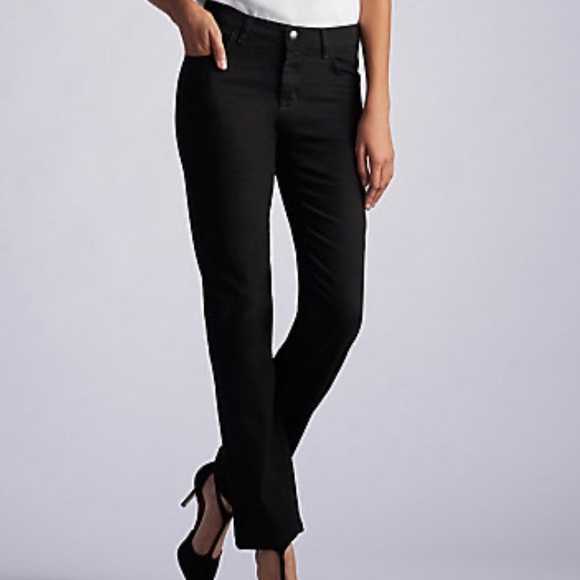 NWT! Lee Black Relaxed fit Straight leg midrise black stretch Jeans 12P - Picture 1 of 10
